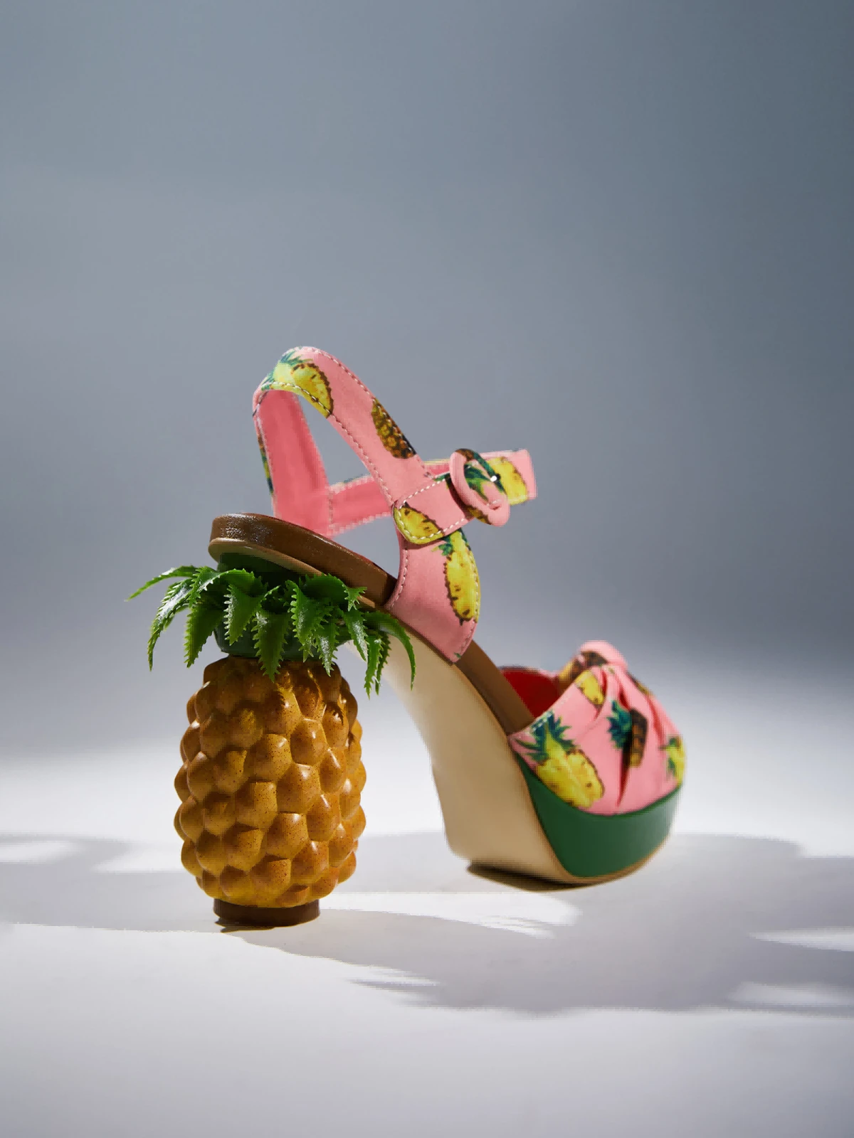 Azhira Pineapple Sandals In Pink - Image 4