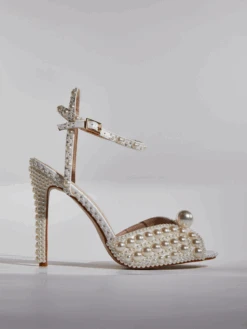 Cyrix Pearl Strap Sandals In Apricot