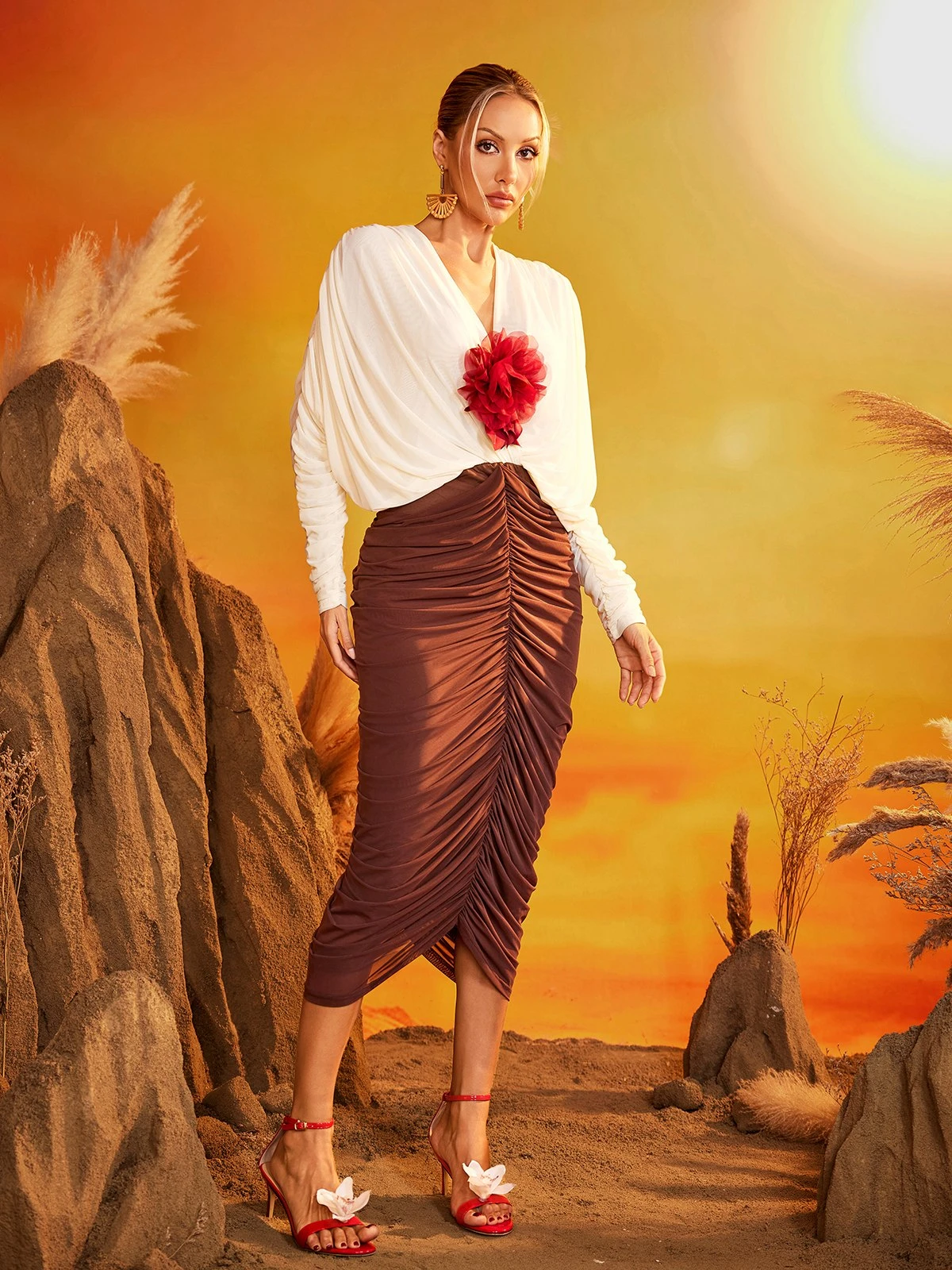 Eldrik V Neck Flower Ruched Midi Dress - Image 2