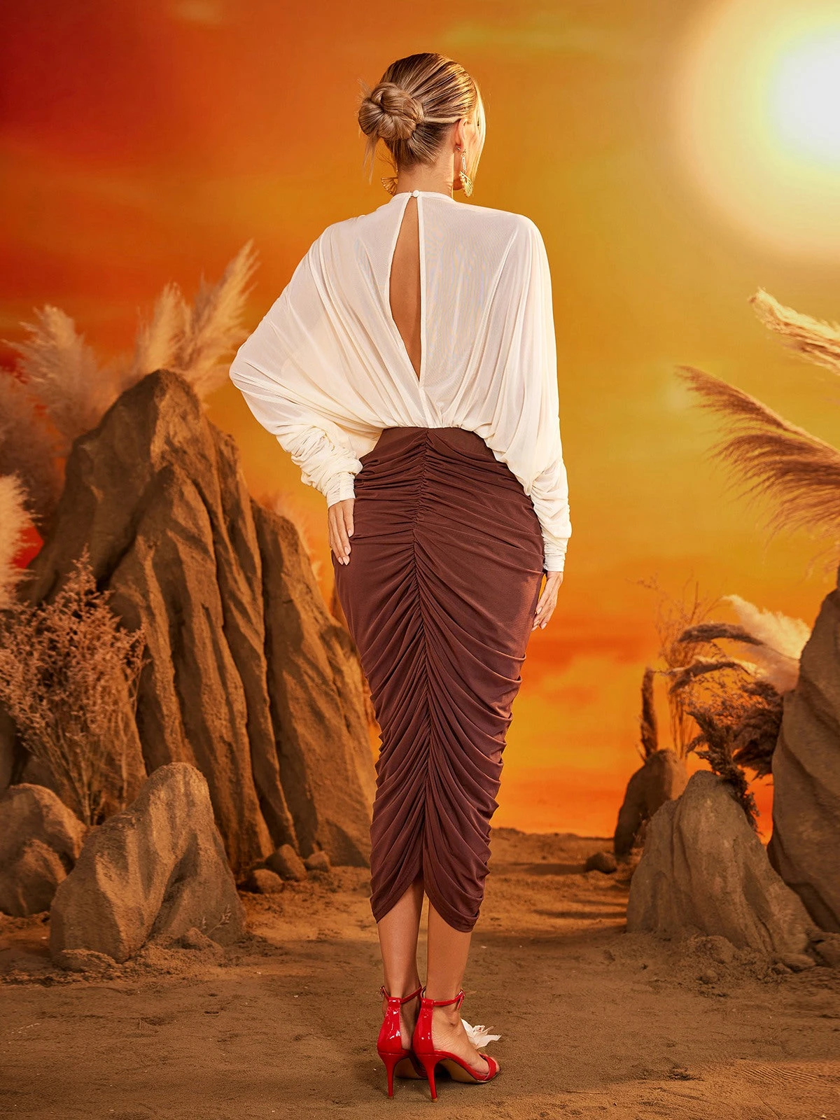 Eldrik V Neck Flower Ruched Midi Dress - Image 6