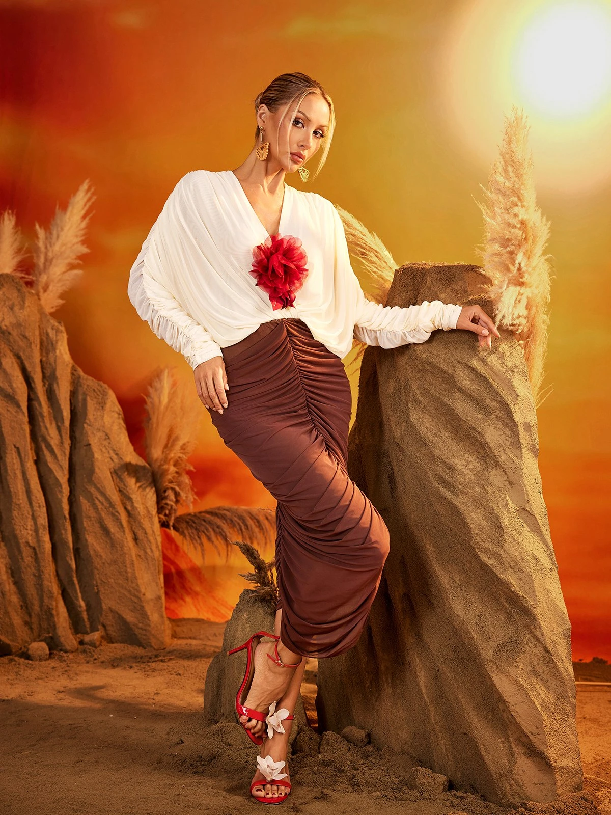 Eldrik V Neck Flower Ruched Midi Dress - Image 4