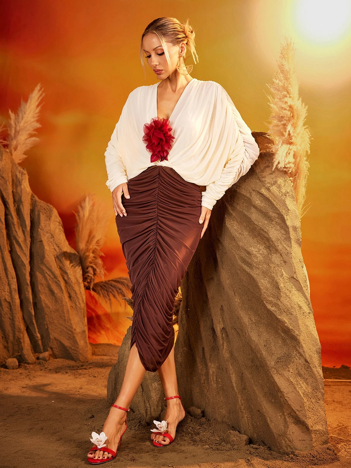 Eldrik V Neck Flower Ruched Midi Dress - Image 5