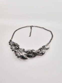 Naelin Peacock Tail Necklace In Grey